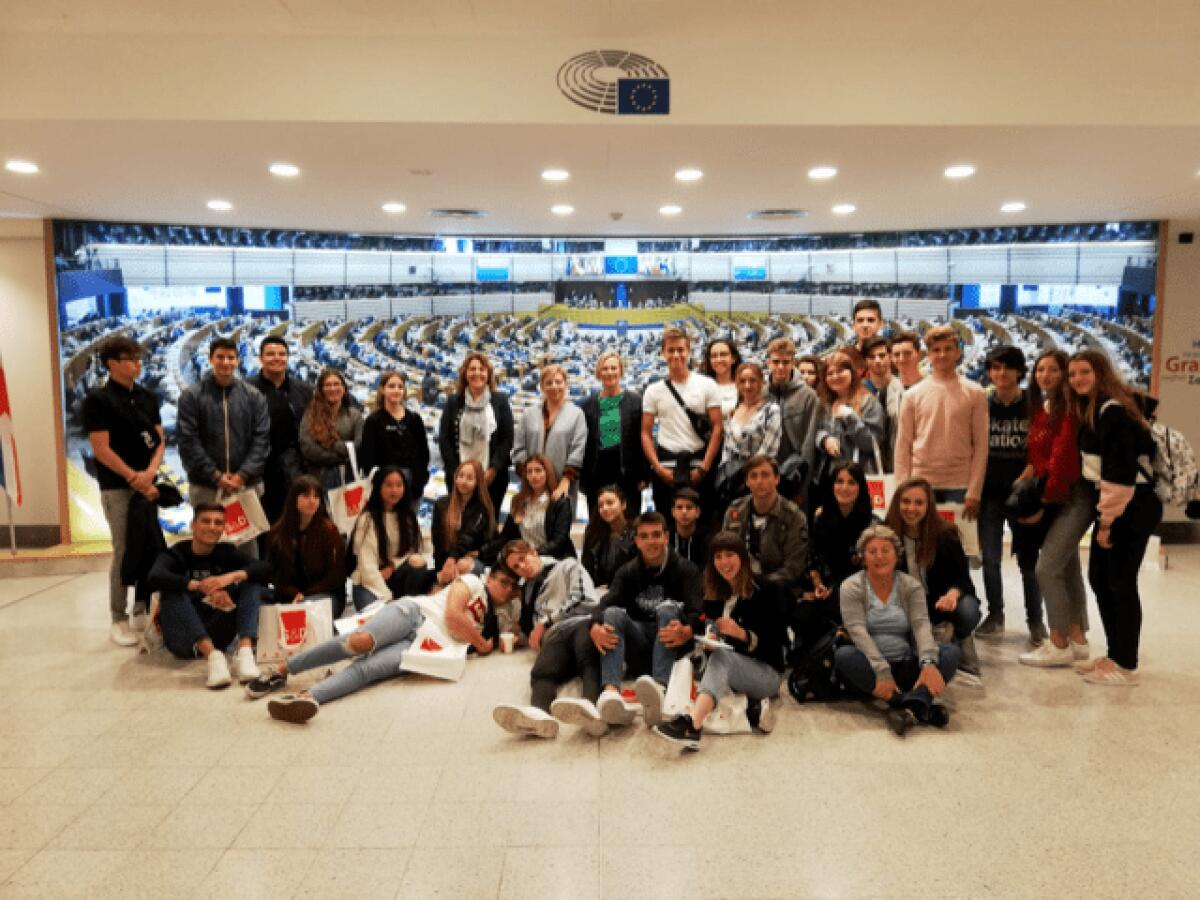 Estudiantes de l&rsquo;Alf&agrave;s viajan a Bruselas por su programa pionero en mediaci&oacute;n