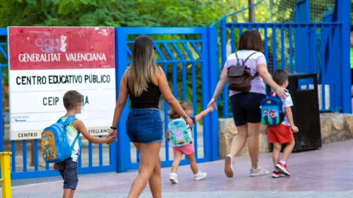 El PSOE alerta del recorte de aulas de Infantil y Primaria de Carlos Mazón en Benidorm 