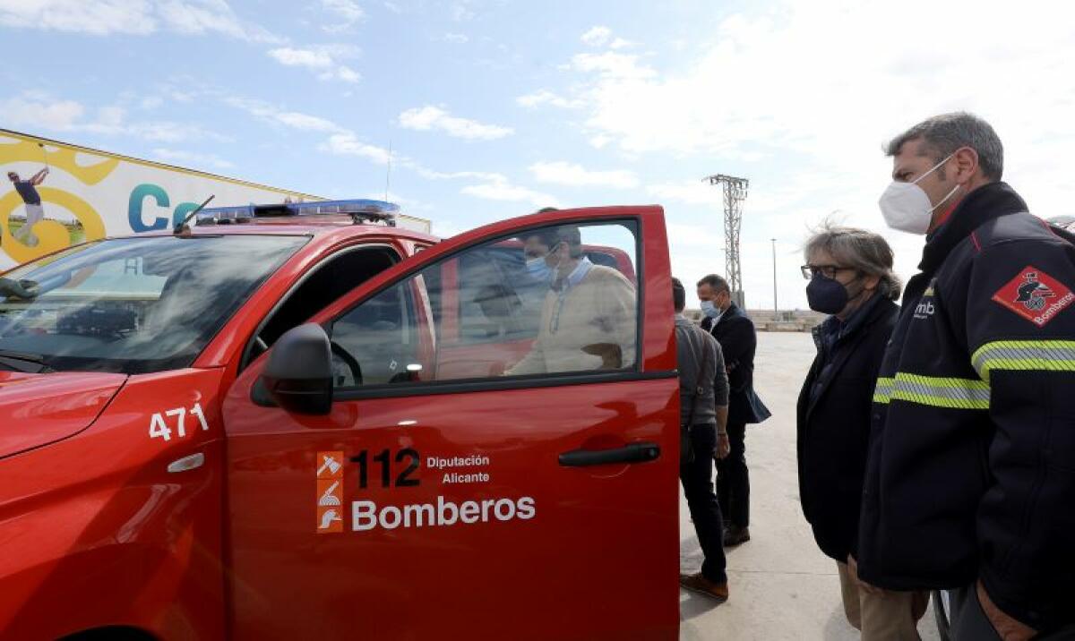 Los Bomberos de la Diputación refuerzan su servicio estival con otro helicóptero y nuevos retenes ante el aumento de alertas por altas temperaturas