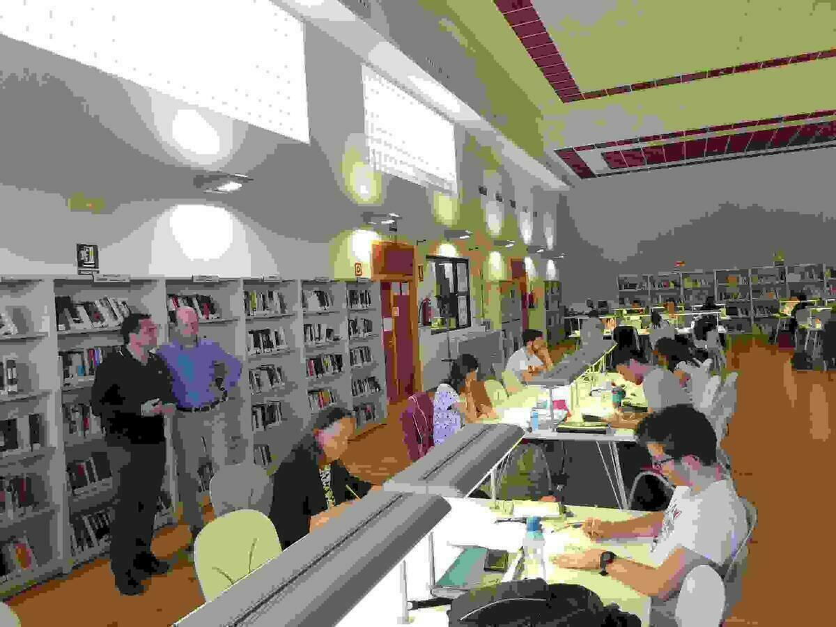 La Nuc&iacute;a &middot; Ampliaci&oacute;n de horario de la Biblioteca de Caravana por ex&aacute;menes