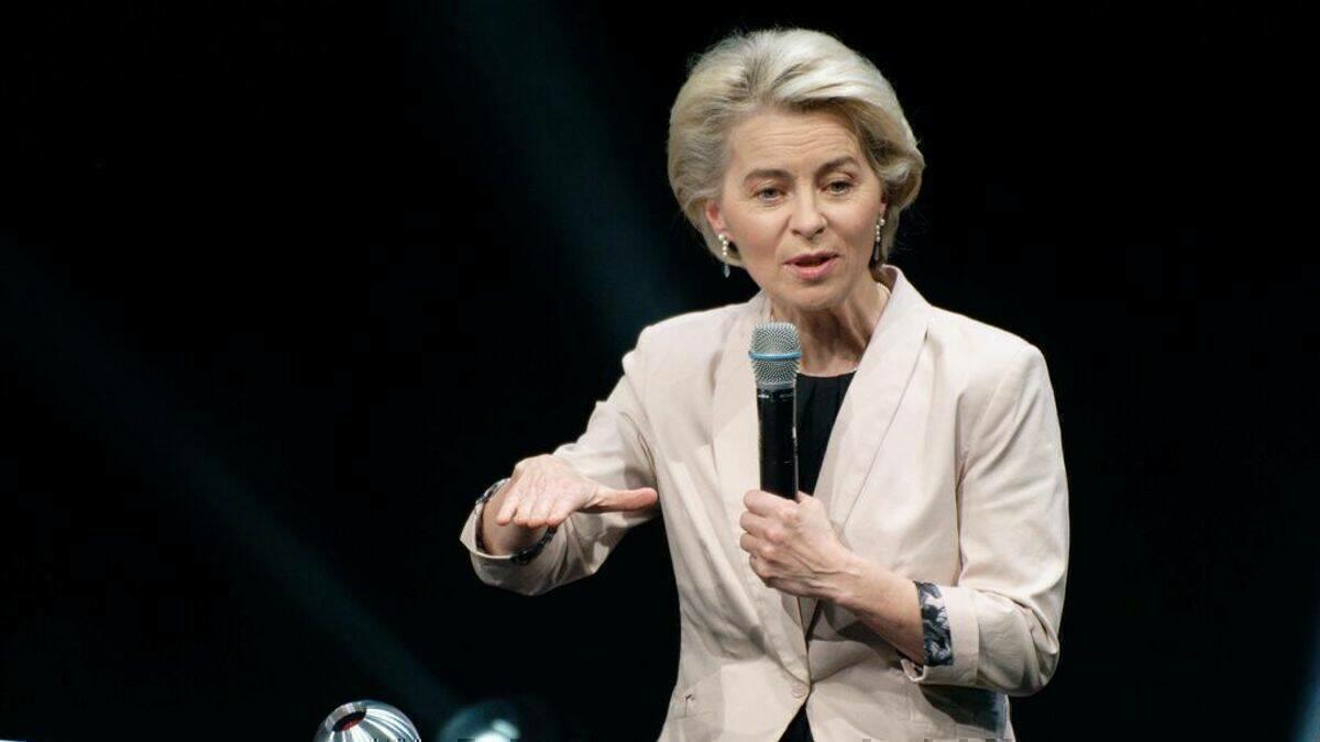 Bruselas no prepara ninguna propuesta sobre la vacuna obligatoria tras pedir Von der Leyen abrir el debate