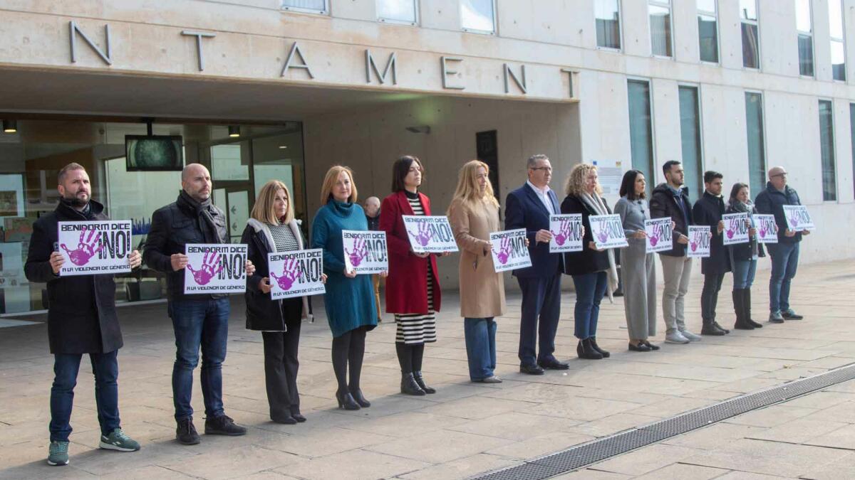 Benidorm guarda silencio para condenar el último crimen machista confirmado en nuestro país