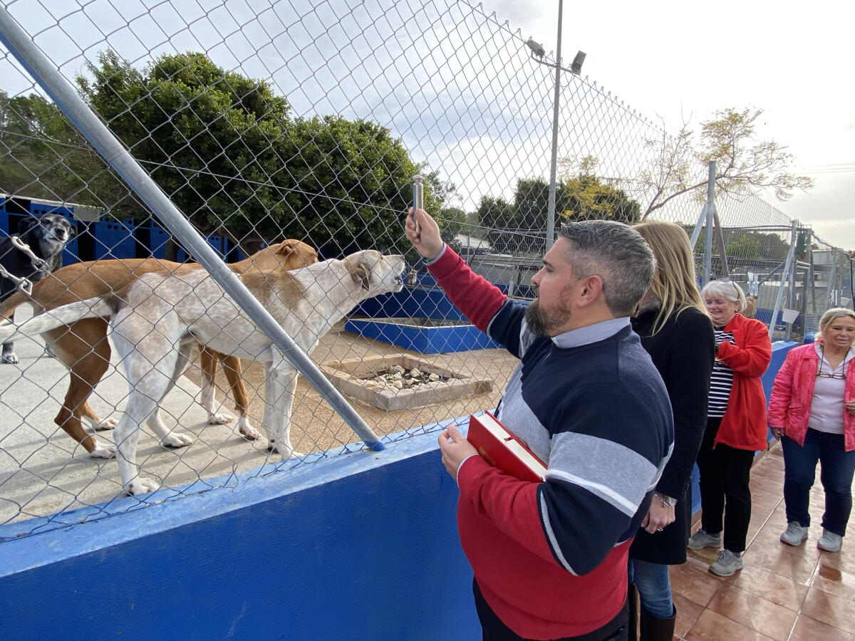 Los animales del Refugio Municipal reciben la bendición por Sant Antoni