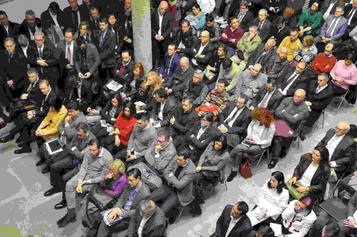 Benidorm &middot; El alcalde asiste a la Comisi&oacute;n Territorial de la FEMP que aborda el futuro decreto que permitir&aacute; a los municipios reinvertir el super&aacute;vit de 2017