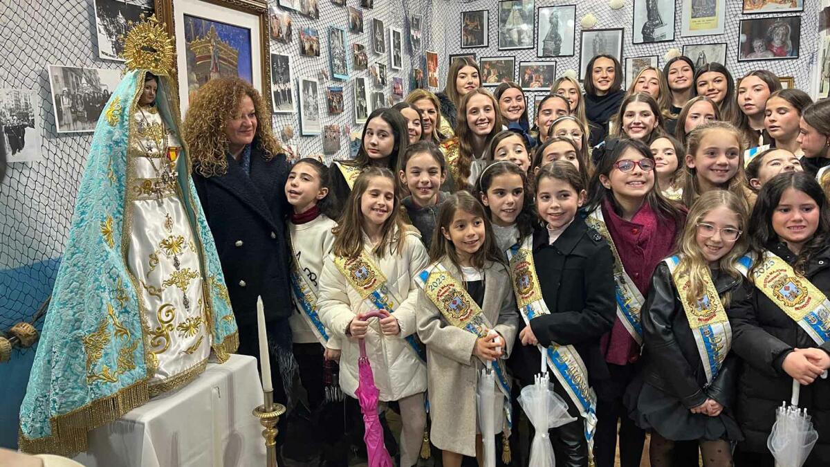 La ACR La Barqueta inaugura en su sede una exposición sobre la procesión del Alba 