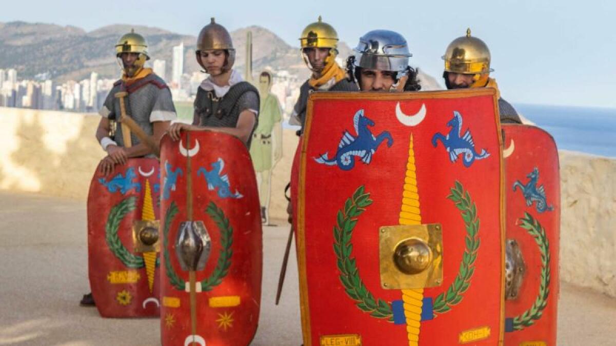 Así atacaban y defendían los legionarios romanos del ‘Castellum’ del Tossal de la Cala