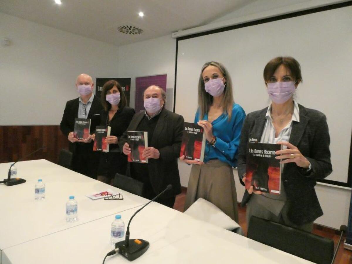 MJ Marcos presentó su novela “La Sombra de Magalí” en la Seu