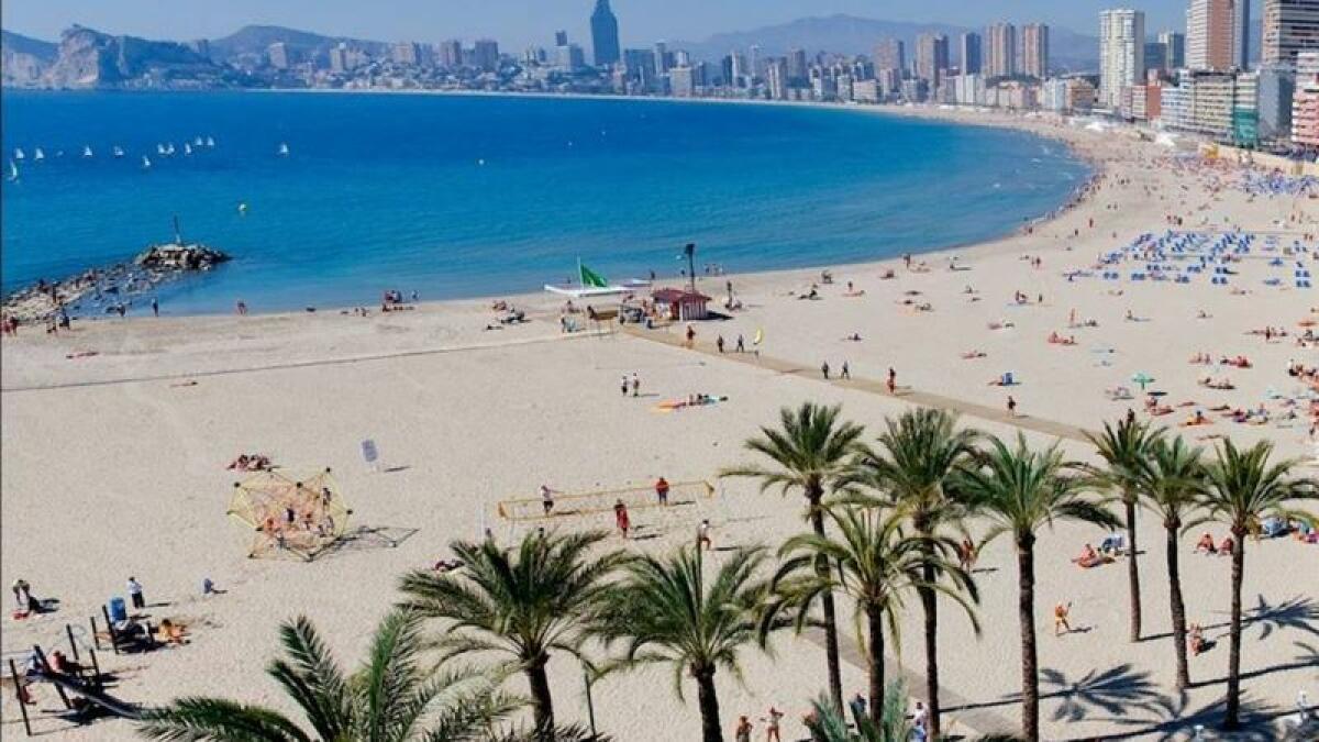 El Gobierno pretende alojar a decenas de inmigrantes en hoteles de Benidorm destinados a los viajes del Imserso