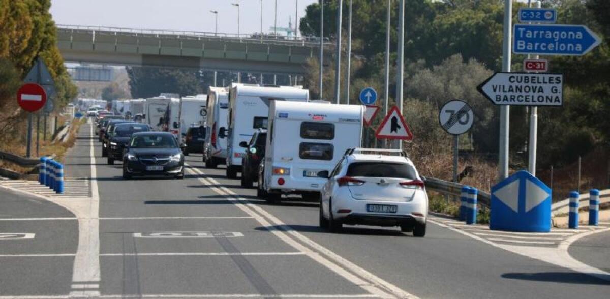 Marcha lenta de caravanas para que puedan aparcar en las ciudades