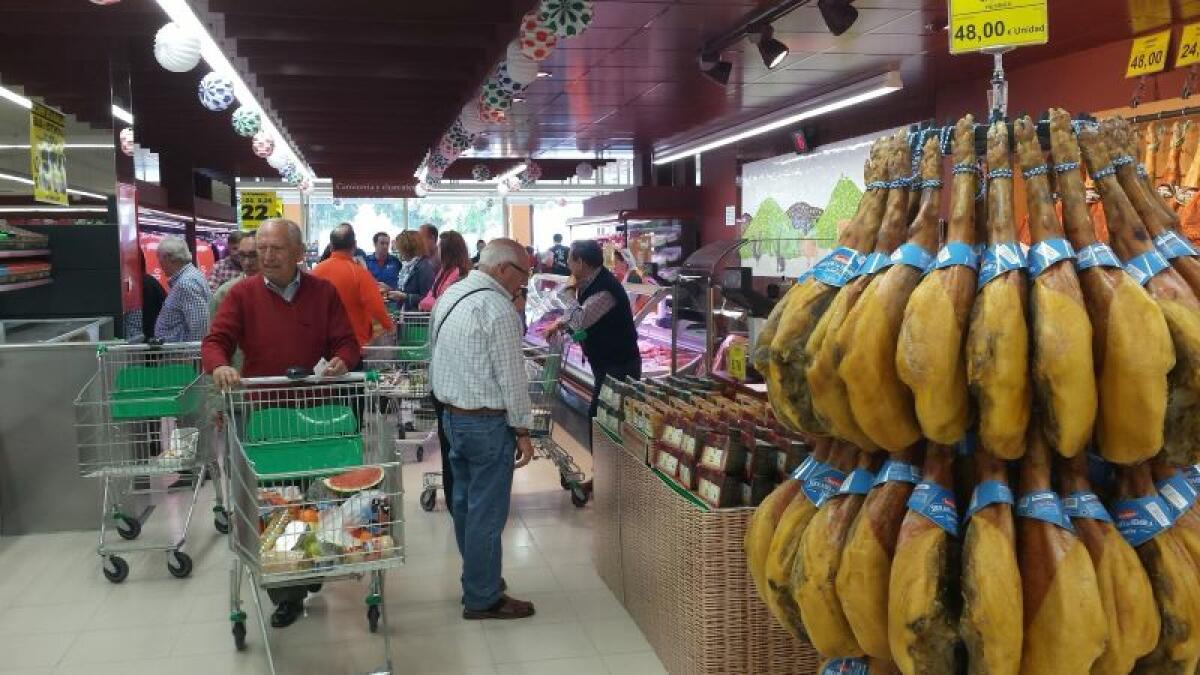 El supermercado que más ha subido los precios en España, según la OCU