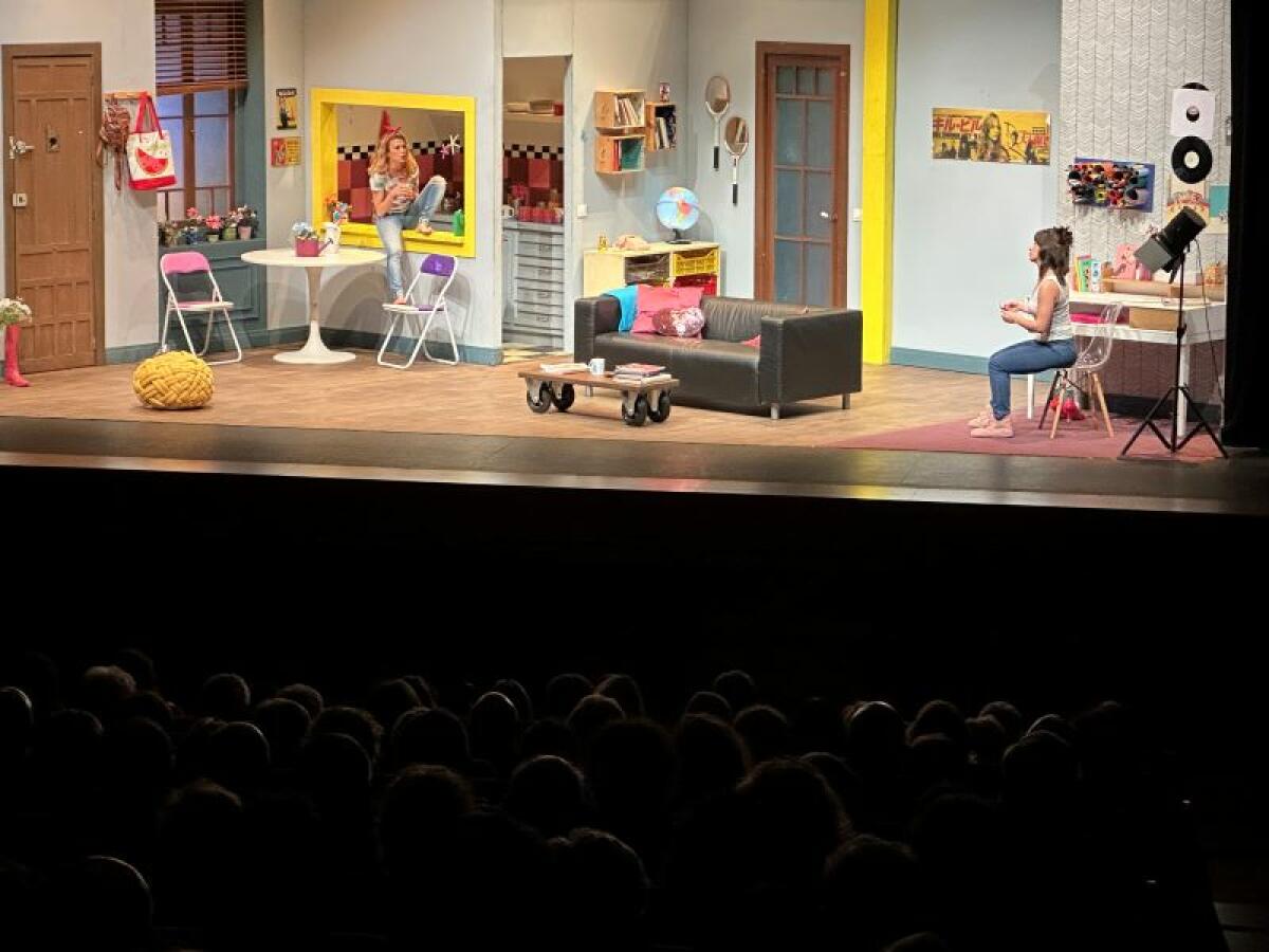 La comedia teatral “Burundanga” llenó l’Auditori de risas