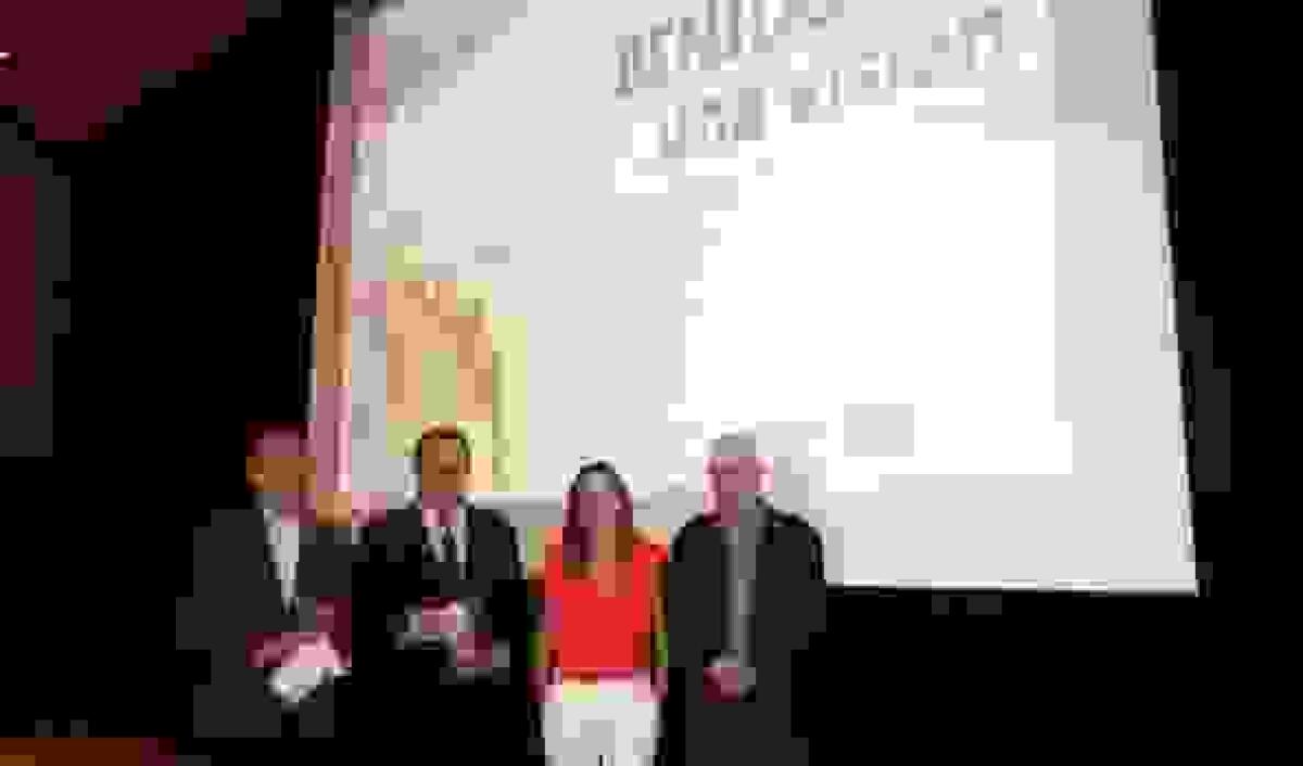 Benidorm se sumerge de nuevo en la obra y pensamiento de Gaviria en la presentación del libro sobre el sociólogo