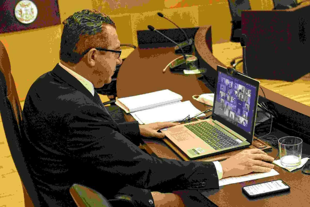 Benidorm aprueba la licitaci&oacute;n de los nuevos contratos de mobiliario urbano y pr&eacute;stamo de bicicletas.