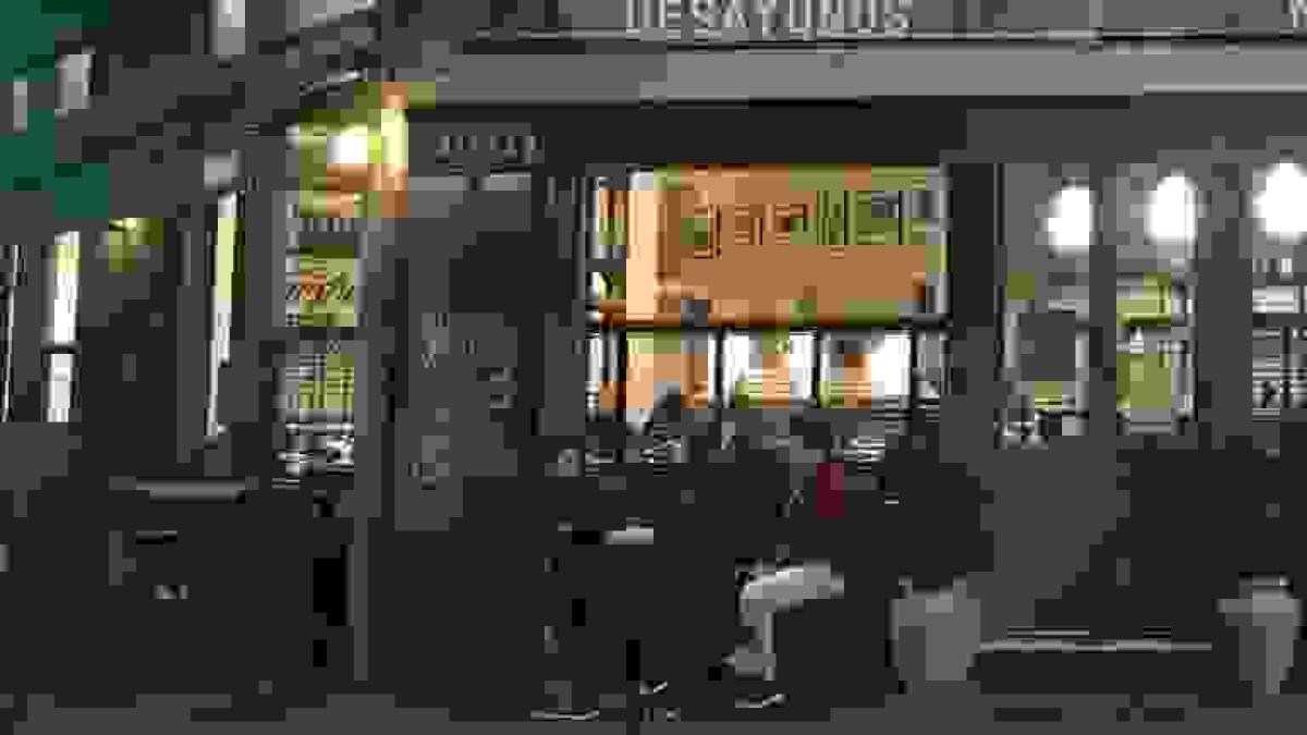 Cansado de las restricciones y como protesta por la cuarentena, un bar de Argentina le prohibir&aacute; la entrada a los pol&iacute;ticos