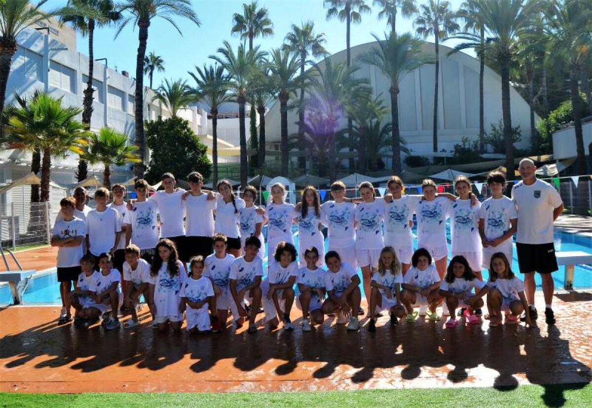 Más de 40 chaval@s en la Escuela de Natación del Lope de Vega