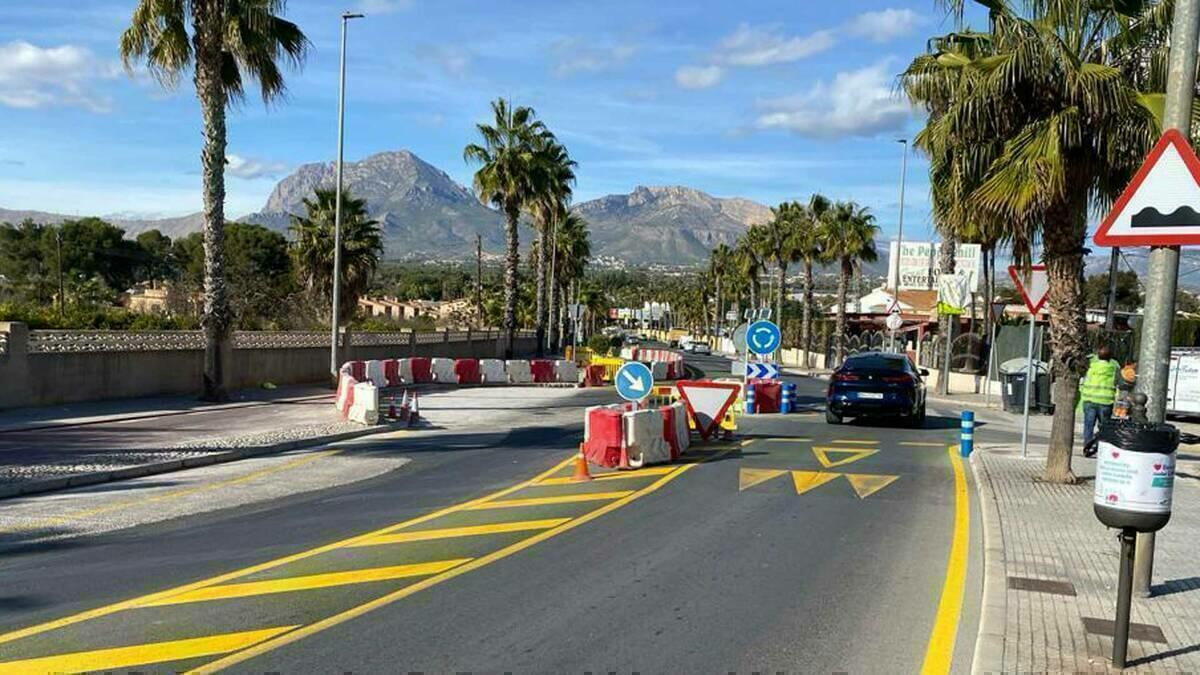 Benidorm crea una rotonda provisional en el cruce de Severo Ochoa con Camí dels Torrers para mejorar el tráfico rodado 