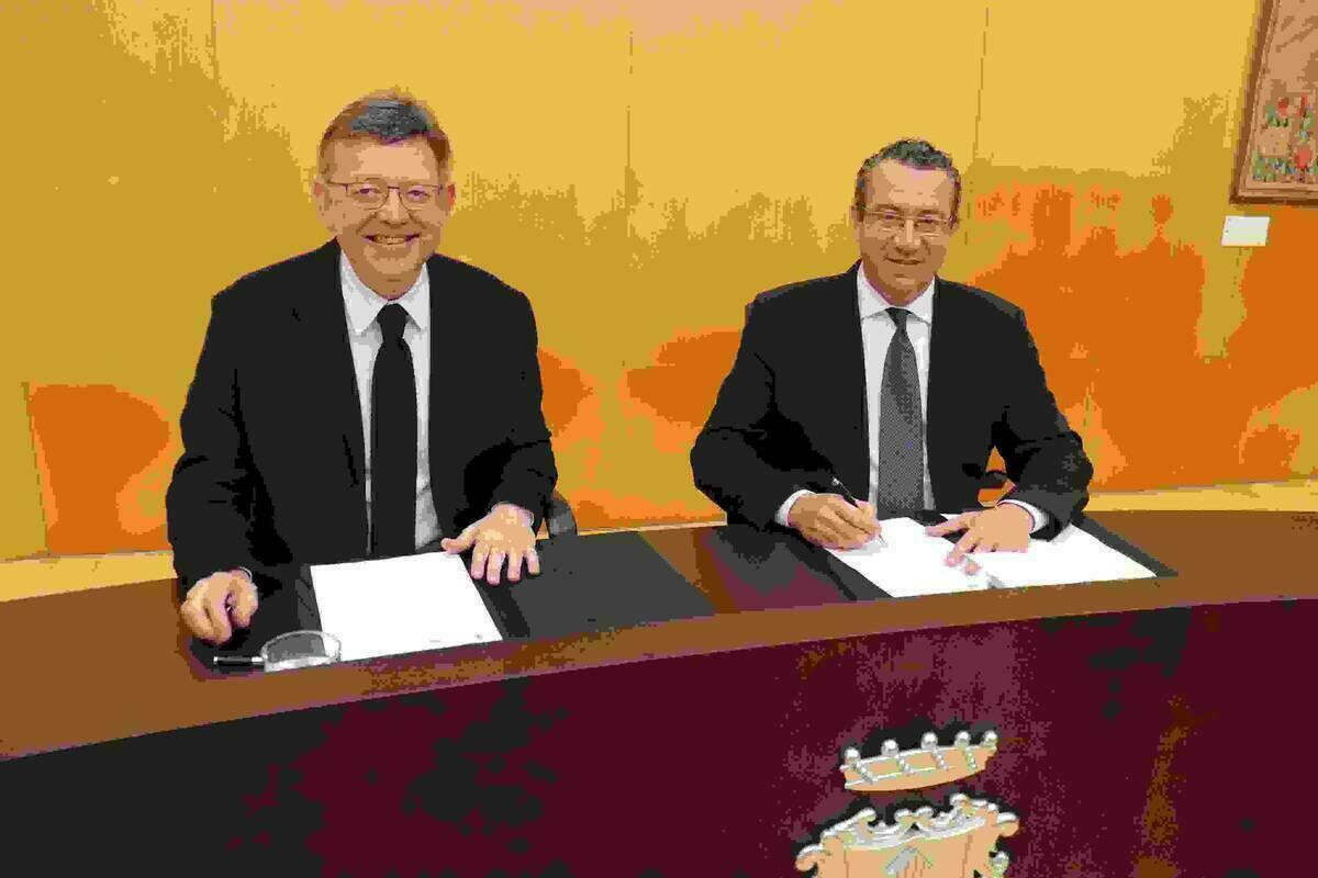 Benidorm &middot; El alcalde y el presidente de la Generalitat firman el nuevo convenio sobre el suelo del centro cultural 