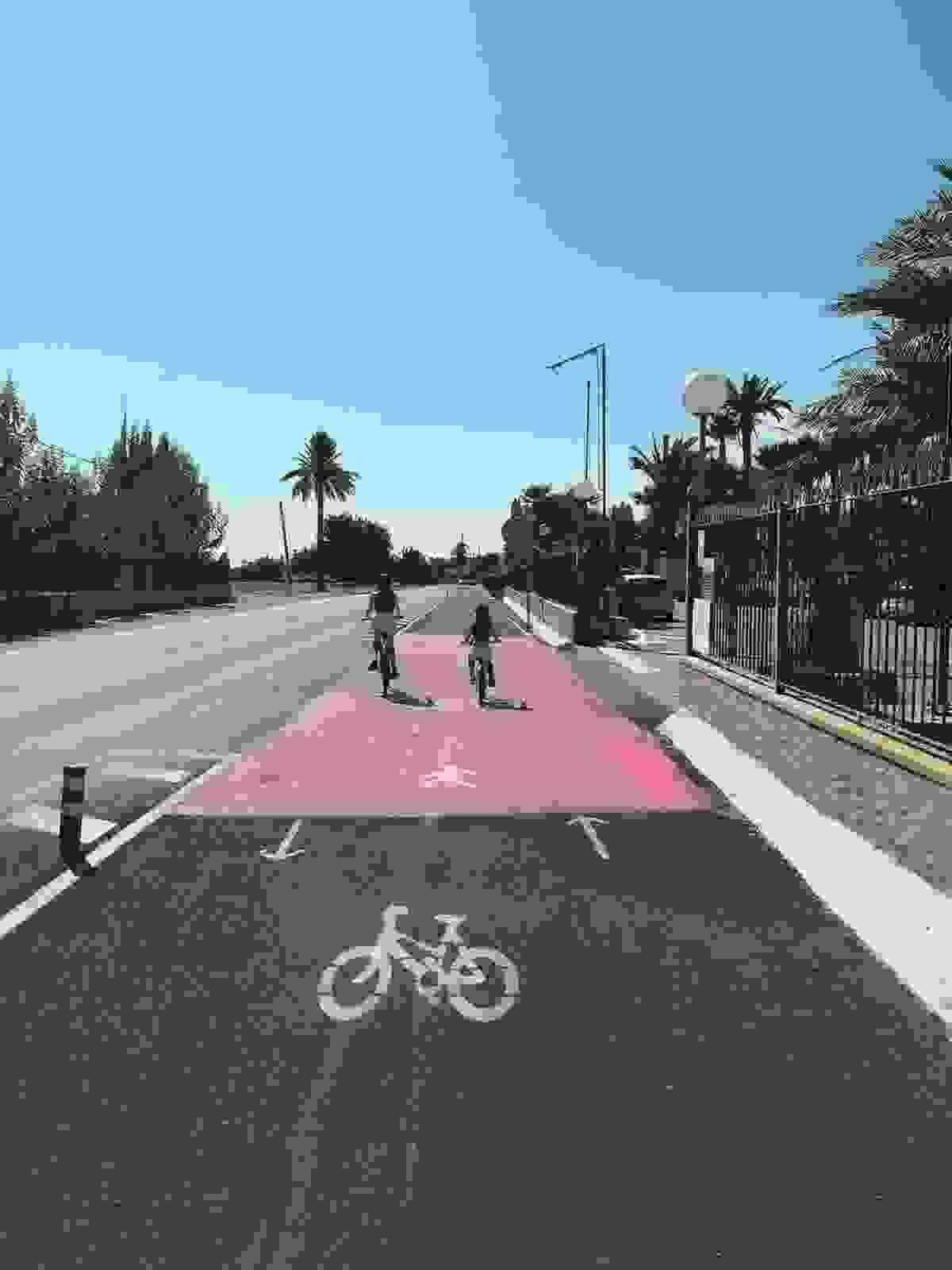 La Diputaci&oacute;n invierte en la &uacute;ltima d&eacute;cada m&aacute;s de cinco millones de euros en la implantaci&oacute;n de v&iacute;as ciclistas en las carreteras de la provincia