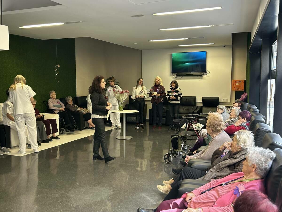 El Centro de Día de La Nucía conmemora el 8M Día Internacional de la Mujer
