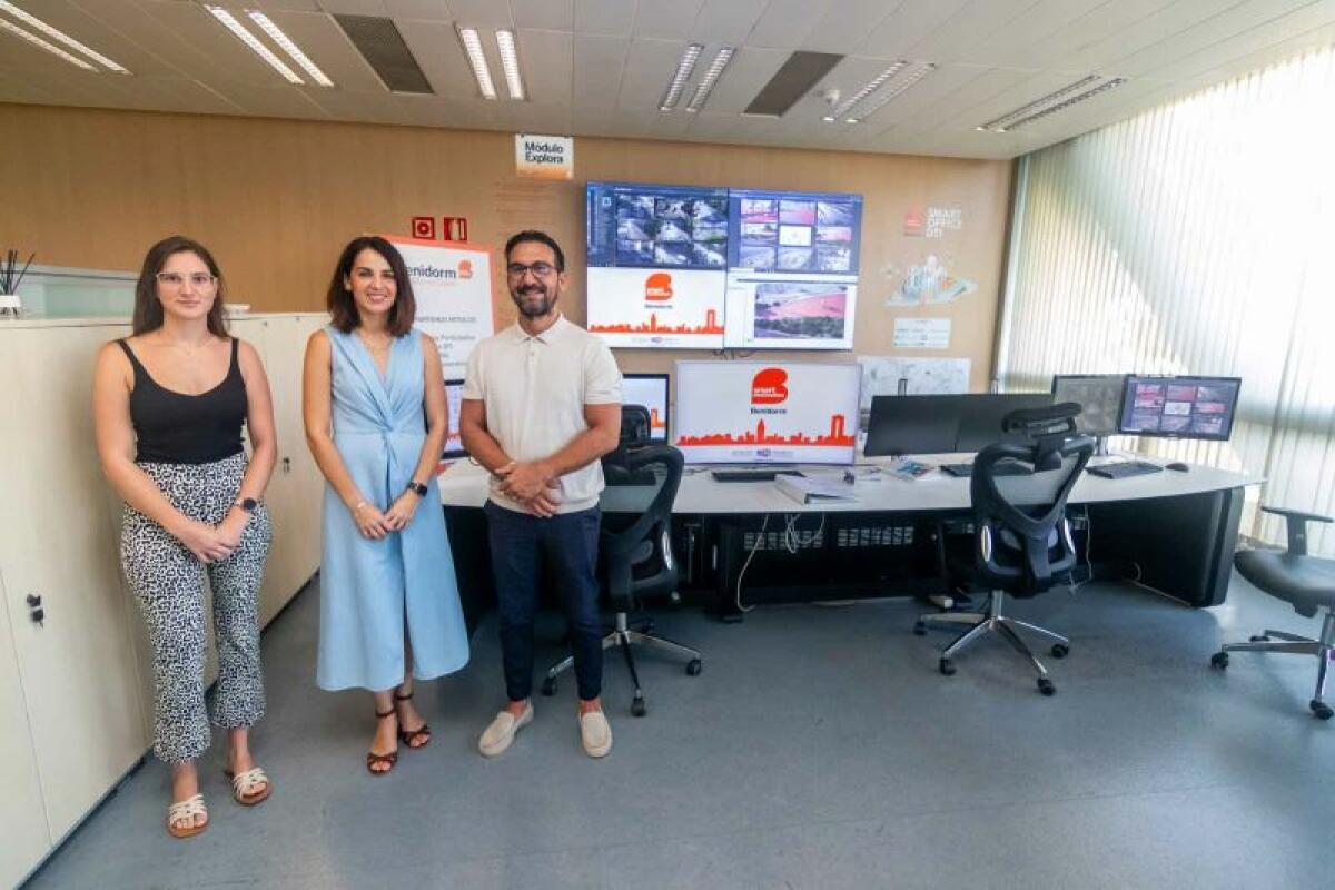 Visita de la Fundación Universidad-Empresa de la Universitat de València a la Smart Office