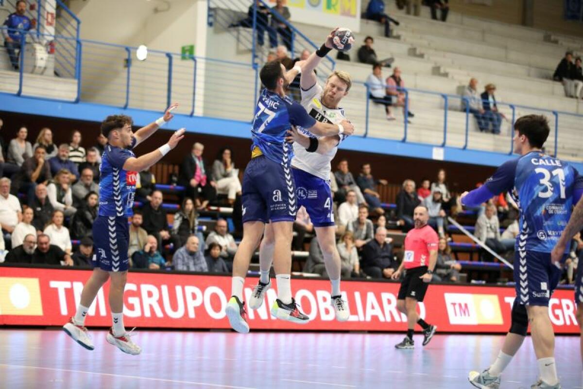 Mucho esfuerzo y poco premio para el TM Benidorm en la EHF European League