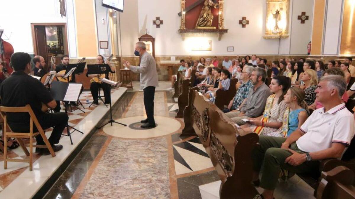 El concierto de la Rondalla de la ACR La Barqueta continúa la programación de Sant Jaume  