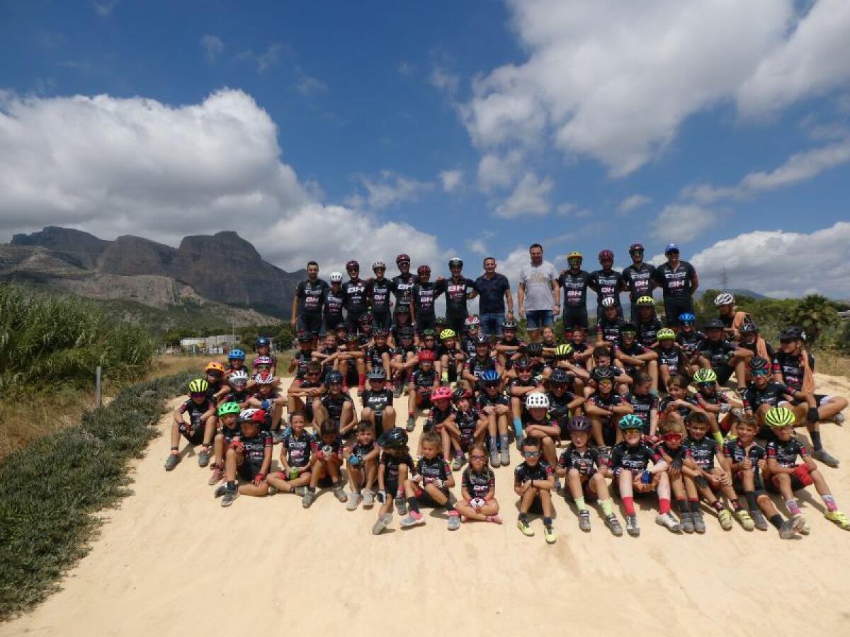 Gran éxito del “I Campus Verano MTB Coloma” con 75 participantes