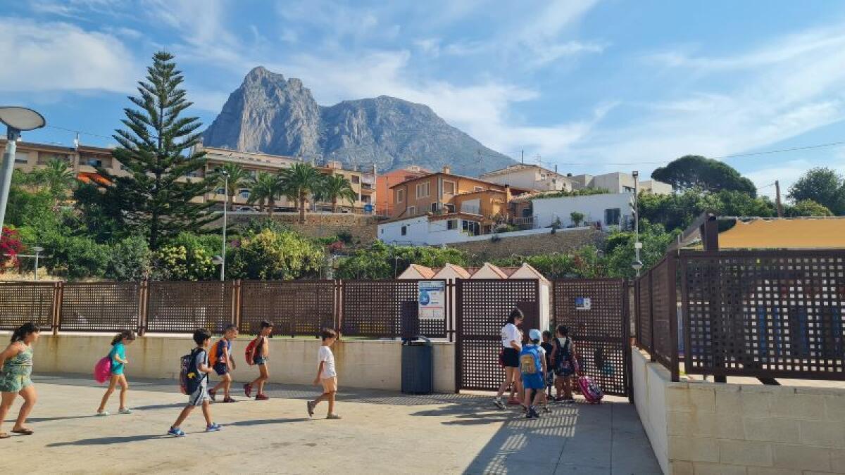 MÁS DE 500 NIÑOS/AS DE FINESTRAT PARTICIPAN EN LAS ESCUELAS MUNICIPALES Y CAMPUS DEPORTIVOS DE VERANO 