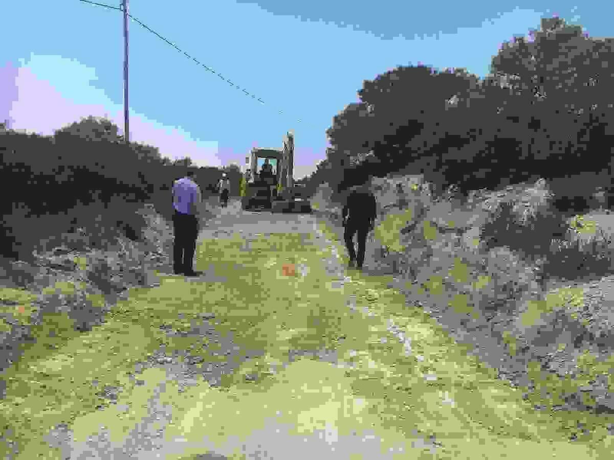 La Vila &middot; Comienzan las obras de reparaci&oacute;n de caminos rurales