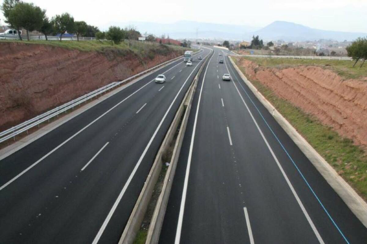 Las carreteras y autopistas serán de pago a partir de 2024