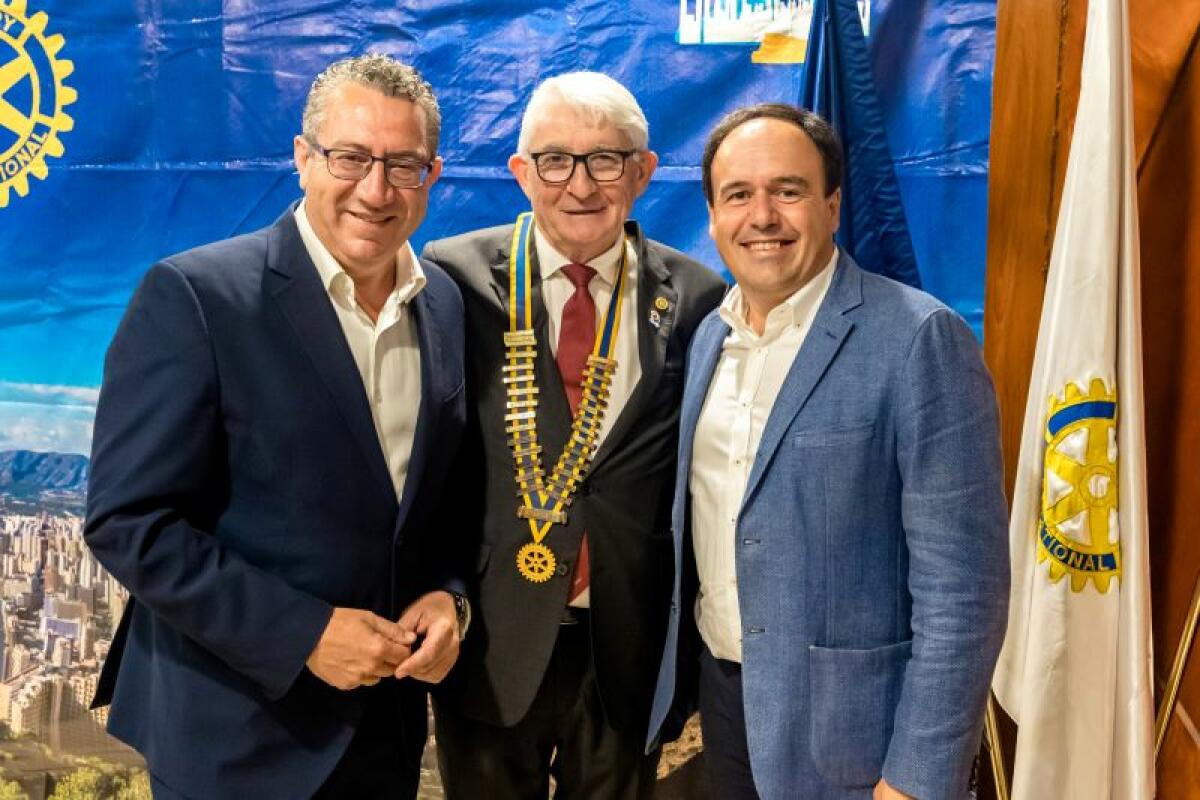 JUAN ÁNGEL FERRER ASUME LA PRESIDENCIA DEL ROTARY CLUB BENIDORM PARA EL CURSO 2023-2024