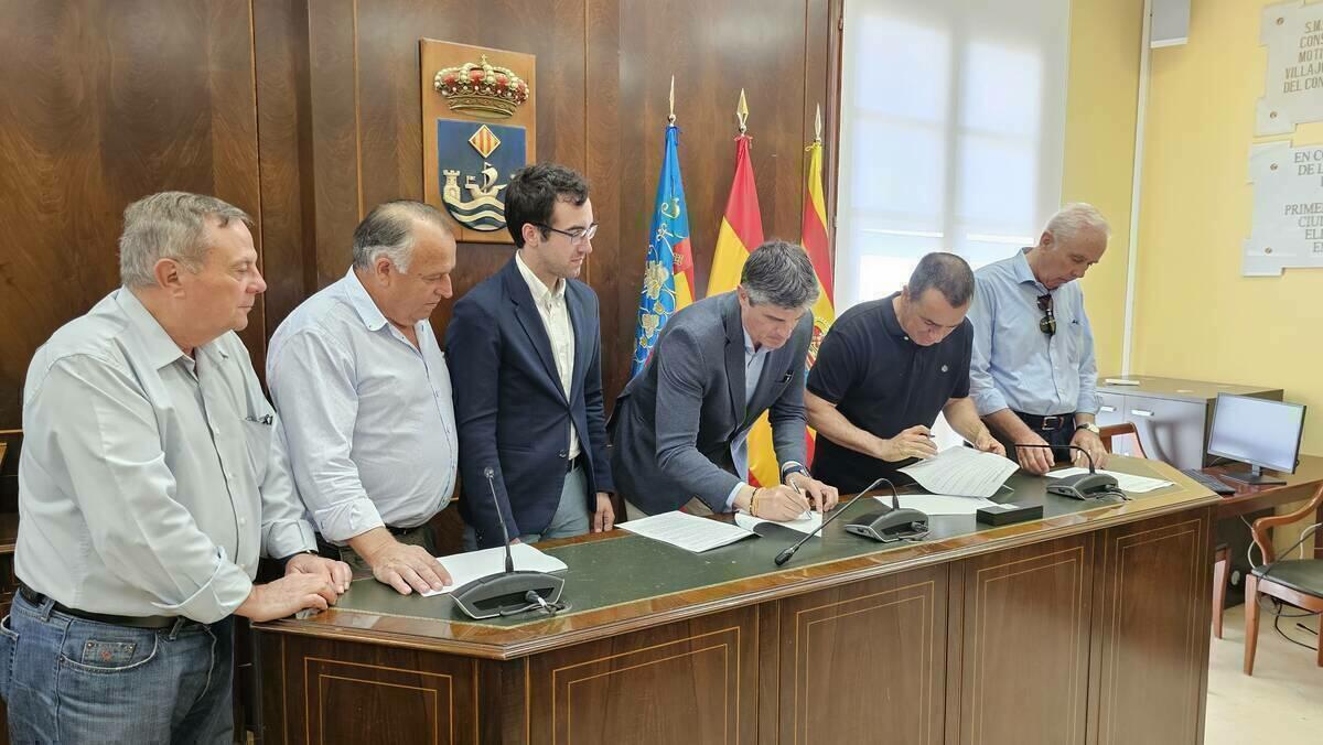 El Ayuntamiento de Villajoyosa firma un convenio de colaboración con la Comunidad de Regantes para promover la actividad agrícola del municipio