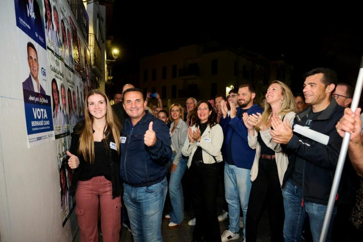  El PP La Nucía arranca la campaña con la “Pegada de Carteles”  