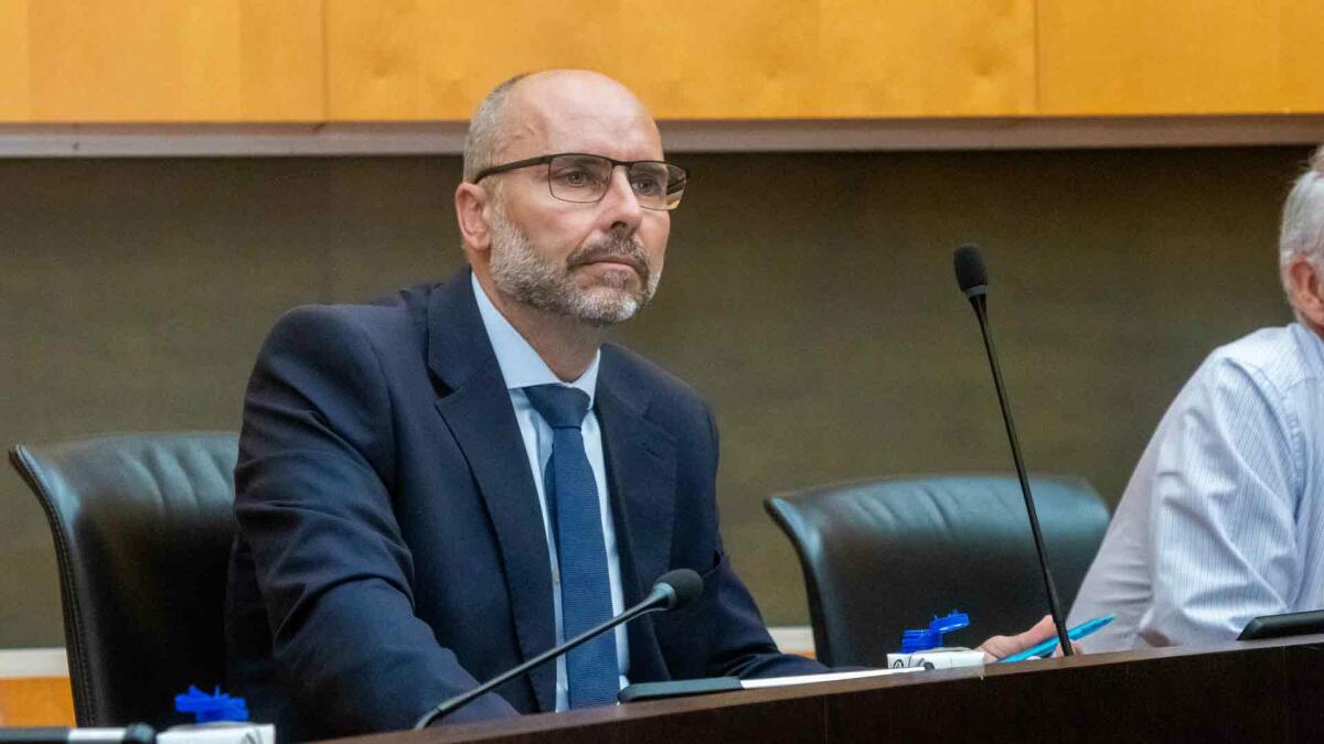 Mu&ntilde;oz: &ldquo;Los dos autobuses el&eacute;ctricos entrar&aacute;n en servicio con el nuevo contrato de transporte urbano&rdquo;