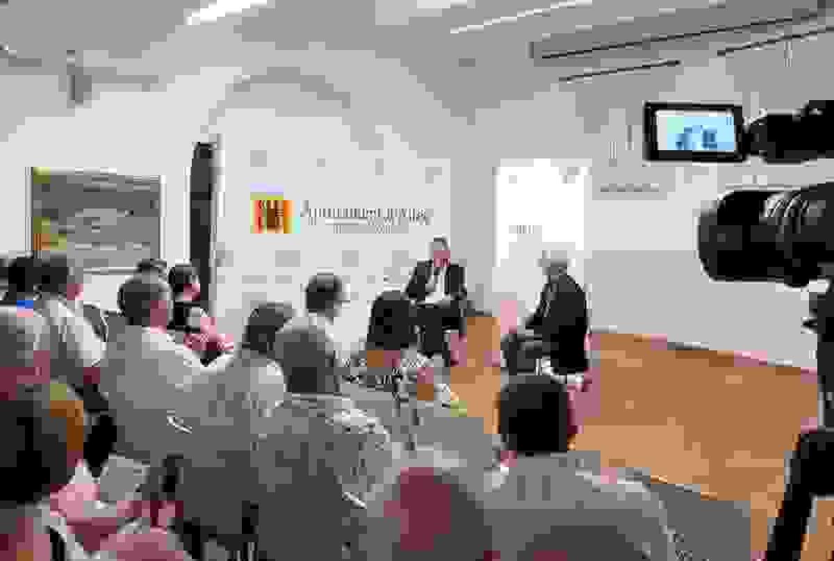 El conseller de Econom&iacute;a, Rafael Climent, responde a la ciudadan&iacute;a de Altea