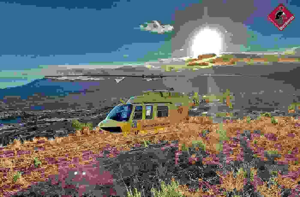 El segundo helic&oacute;ptero del Consorcio de Bomberos reduce un 50% la superficie afectada por incendios forestales