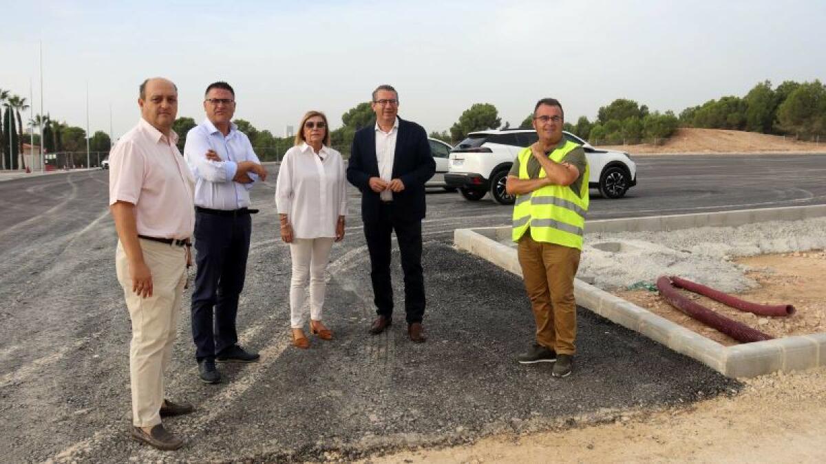 El nuevo aparcamiento del cementerio de Sant Jaume de Benidorm, de unas 600 plazas, ya estará operativo en la festividad de Todos los Santos