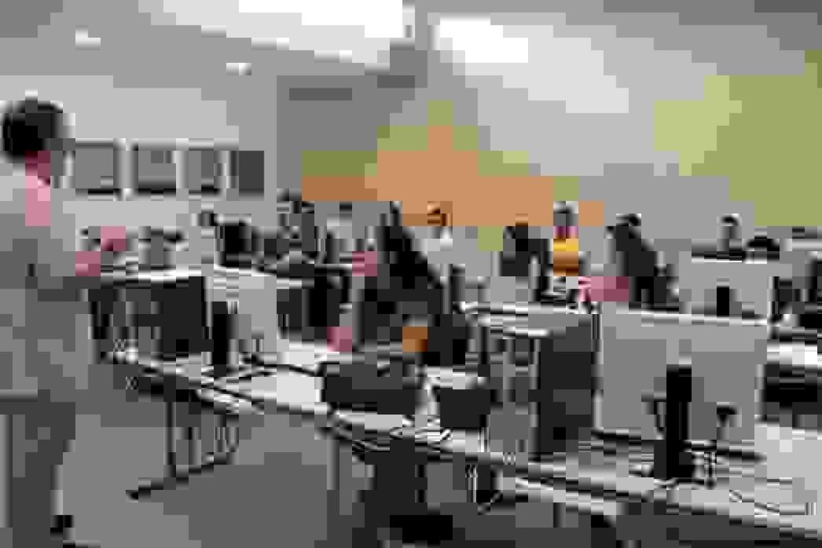 Benidorm &middot; El Ayuntamiento incorpora a los primeros 15 j&oacute;venes menores de 30 a&ntilde;os de los m&aacute;s de 100 contratados con fondos europeos