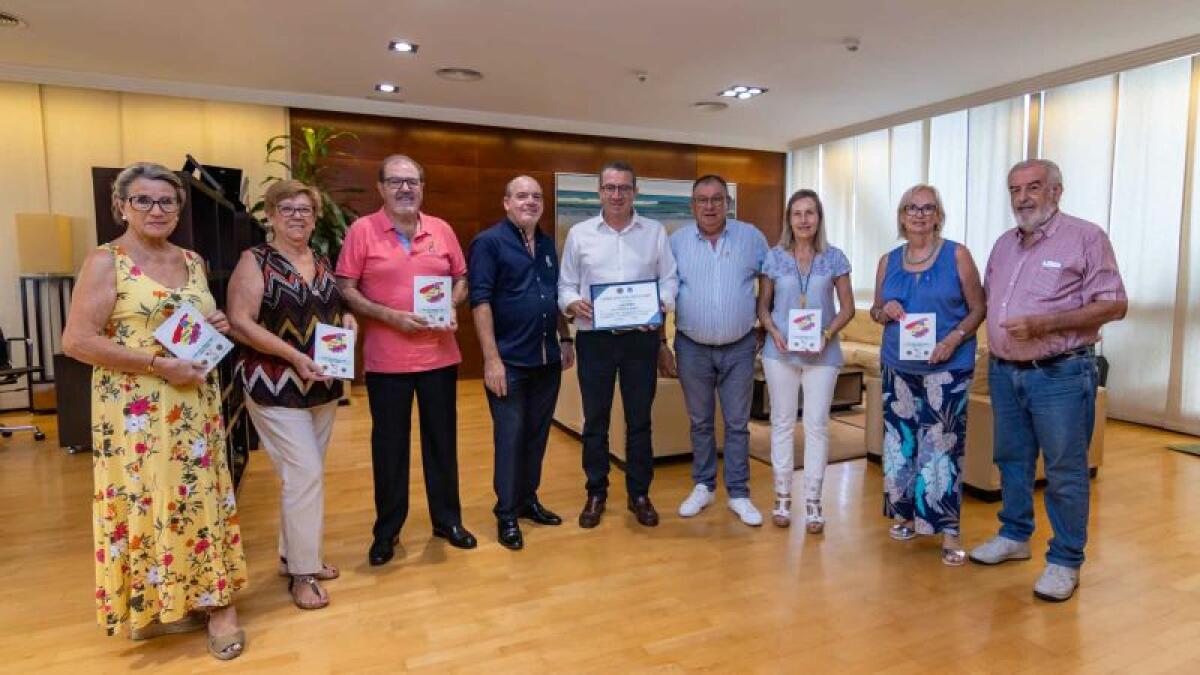 Lions Costa Blanca Camp: un libro recoge las actividades del Campamento en Benidorm del Club de Leones