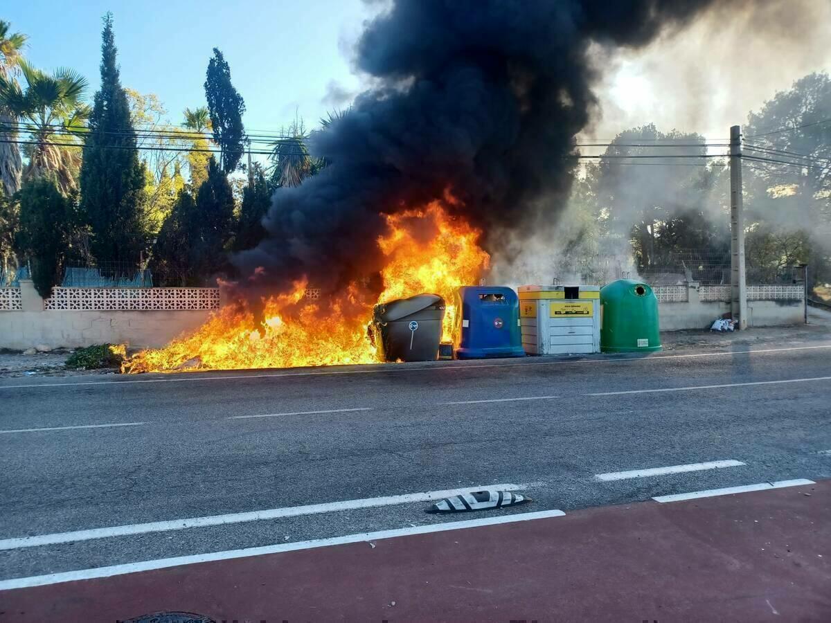 El Ayuntamiento de l’Alfàs recuerda que está prohibido tirar brasas encendidas a los contenedores