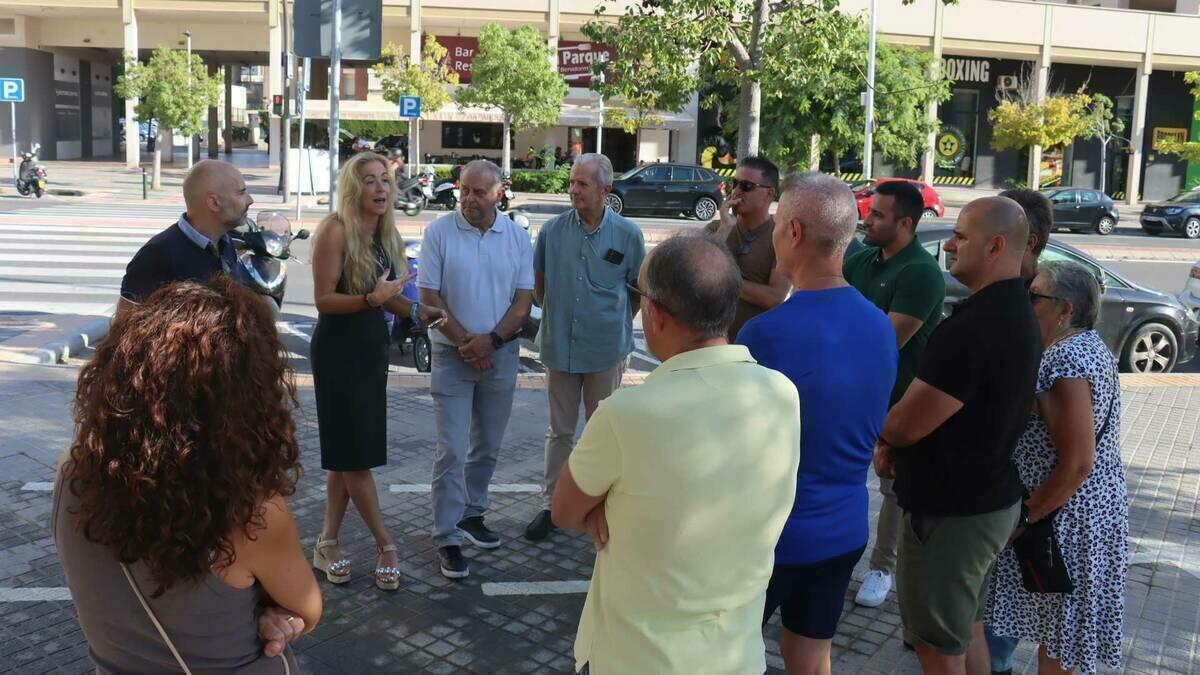 El Ayuntamiento recoge las sugerencias de los vecinos de Poniente para mejorar el barrio con la campa&ntilde;a &lsquo;A pie de calle&rsquo;