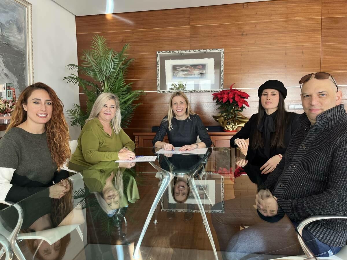 FIRMA DE CONVENIO DE COLABORACI&Oacute;N DEL AYUNTAMIENTO Y LA ASOCIACI&Oacute;N EMPRESARIAL DE FINESTRAT