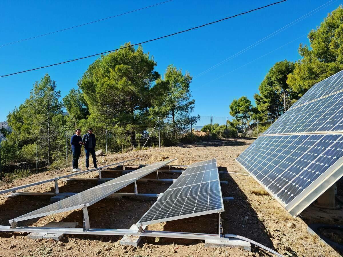 FINESTRAT SIGUE APOSTANDO POR LA ENERGÍA SOLAR CON LA RENOVACIÓN DE LA ESTACIÓN FOTOVOLTAICA EN LA PARTIDA L’ALHAMBRA