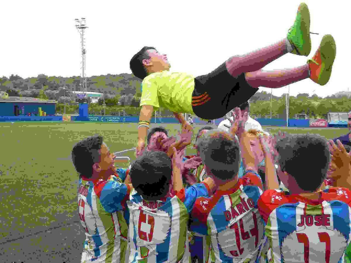 M&aacute;s de 6.000 personas disfrutaron de la VIII Copa de Campeones de F&uacute;tbol 8 en La Nuc&iacute;a