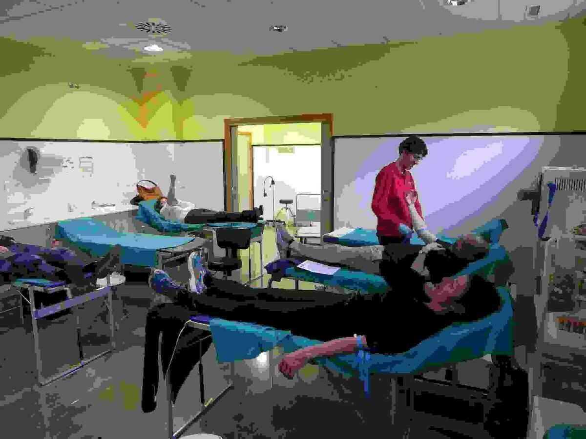 La Nuc&iacute;a &middot; 24 personas donaron sangre ayer en el Consultorio de Pinar