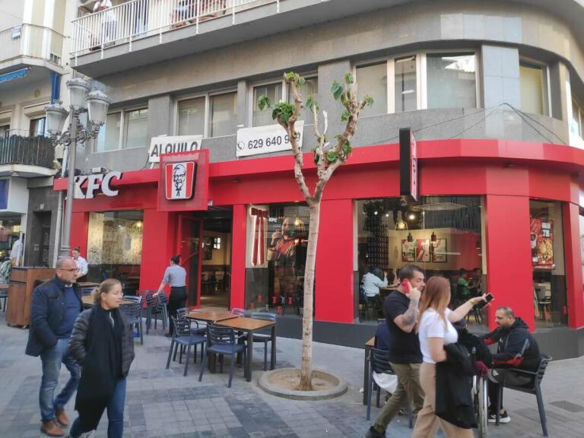 El centro de Benidorm sigue su transformación internacional: llegan KFC, Misako y Belros