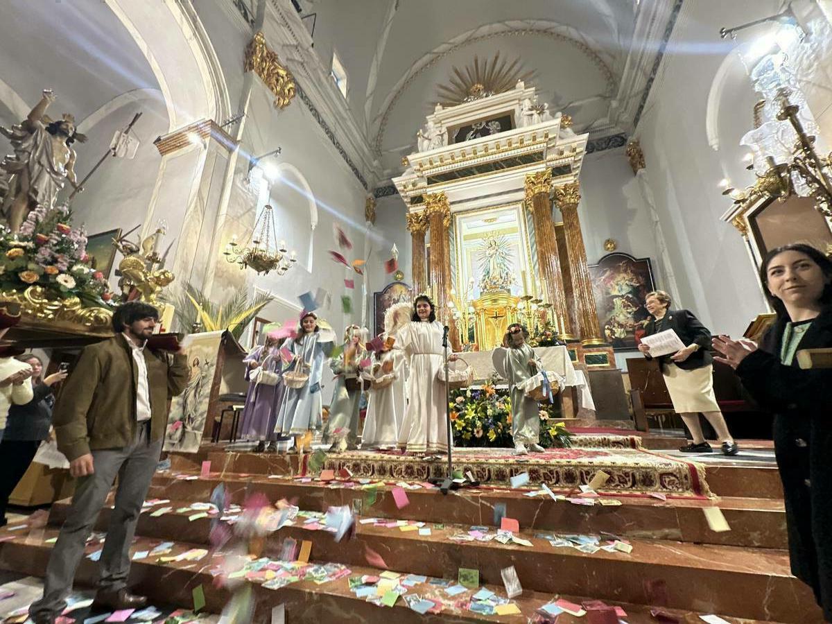 “L’Ambaixà” y la procesión del Encuentro se celebraron dentro de la Iglesia