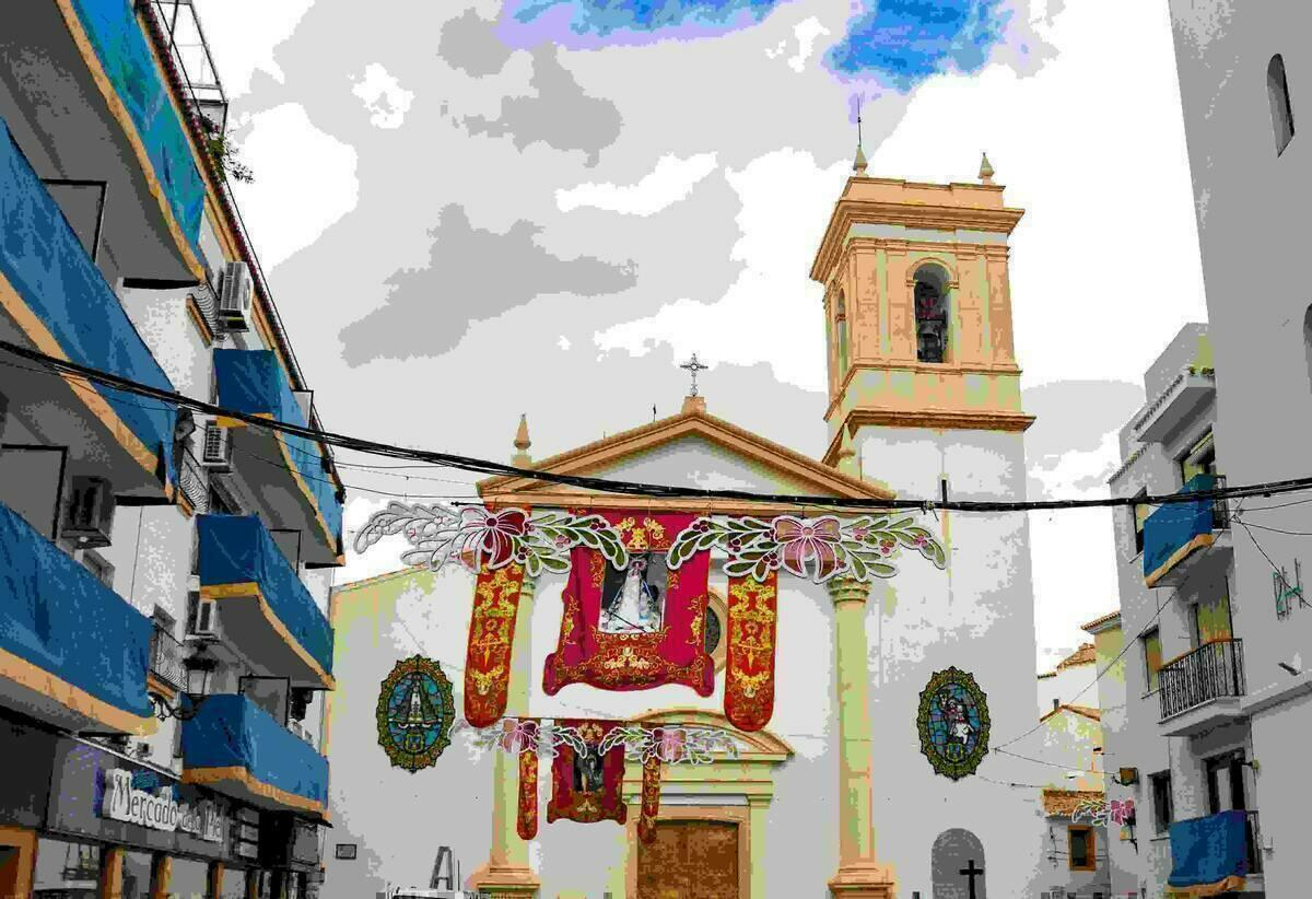 Fiestas anima a la poblaci&oacute;n a engalanar los balcones en honor a los patronos