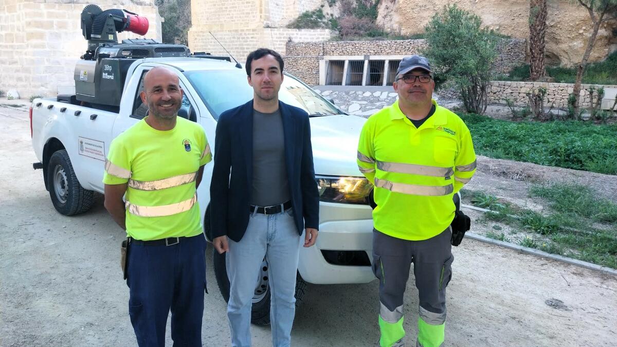 El Ayuntamiento de Villajoyosa refuerza las labores de control de plagas en espacios públicos