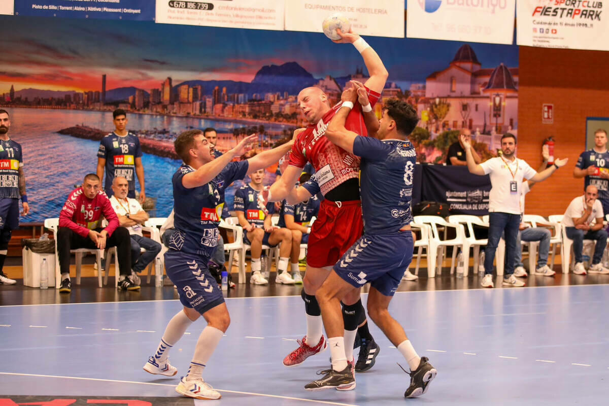 EL TM BENIDORM CAE CONTRA UN MUY ORGANIZADO BALONMANO LOGROÑO